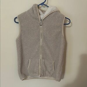 Sherpa hooded vest